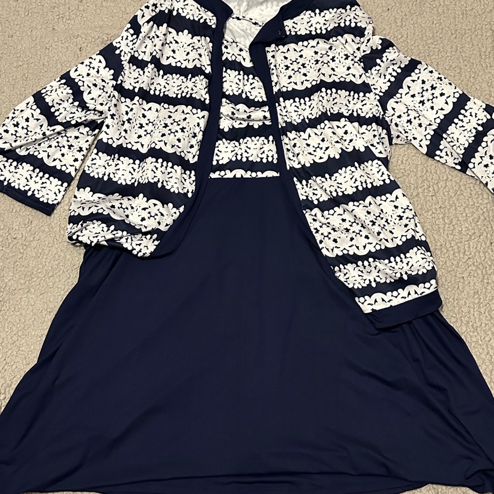 Source Unknown Navy and White Floral Ensemble